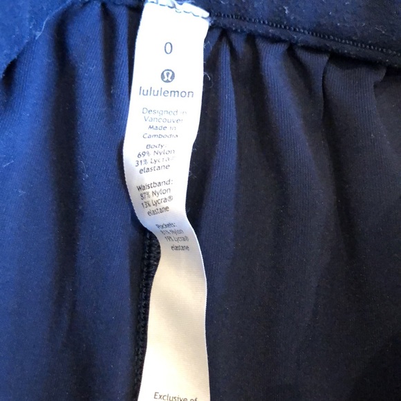 Lululemon On The Fly True Navy Pants - Picture 3 of 4